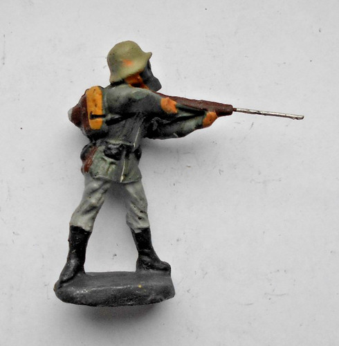 Soldat mit gasmaske ähnl - soldat,