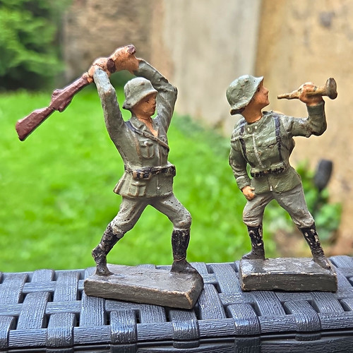 Militär soldaten figuren - 2x,