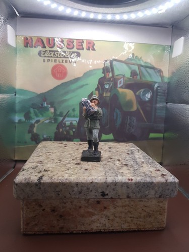 Schusso soldat geschoss - schusso, m.